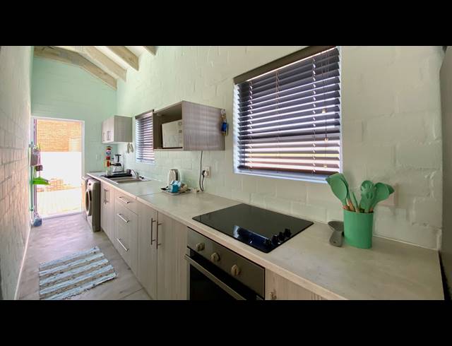 5 BEDROOM HOUSE FOR SALE IN DWARSKERSBOS